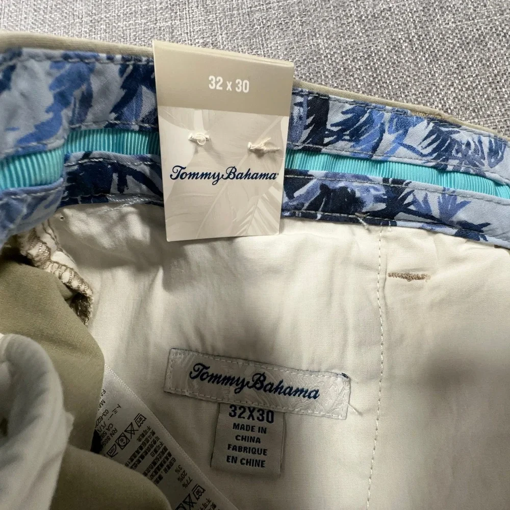 Tommy Bahama Boracay Flat Front Chino Pants Mens 32x30 Khaki Vintage Fit NEW